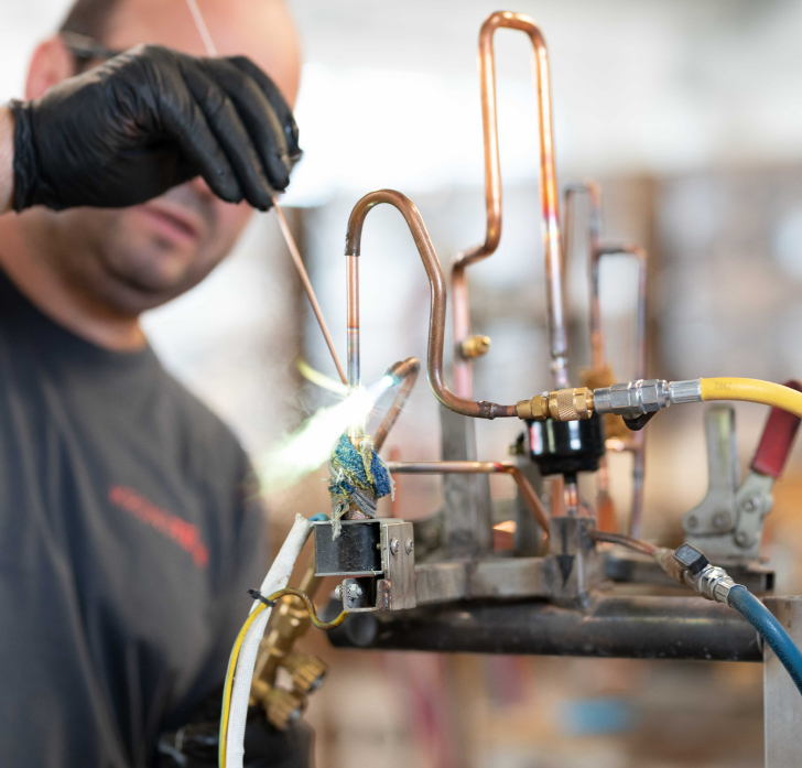 EIGEN ONTWIKKELING EN PRODUCTIE